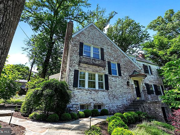 4th image of 7504 Summit Ave