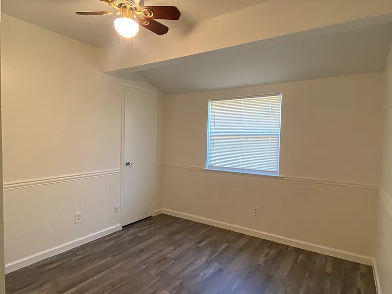 212 N Bowser Rd — Photo 10