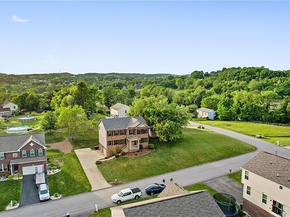 4th image of 800 Christina Ct