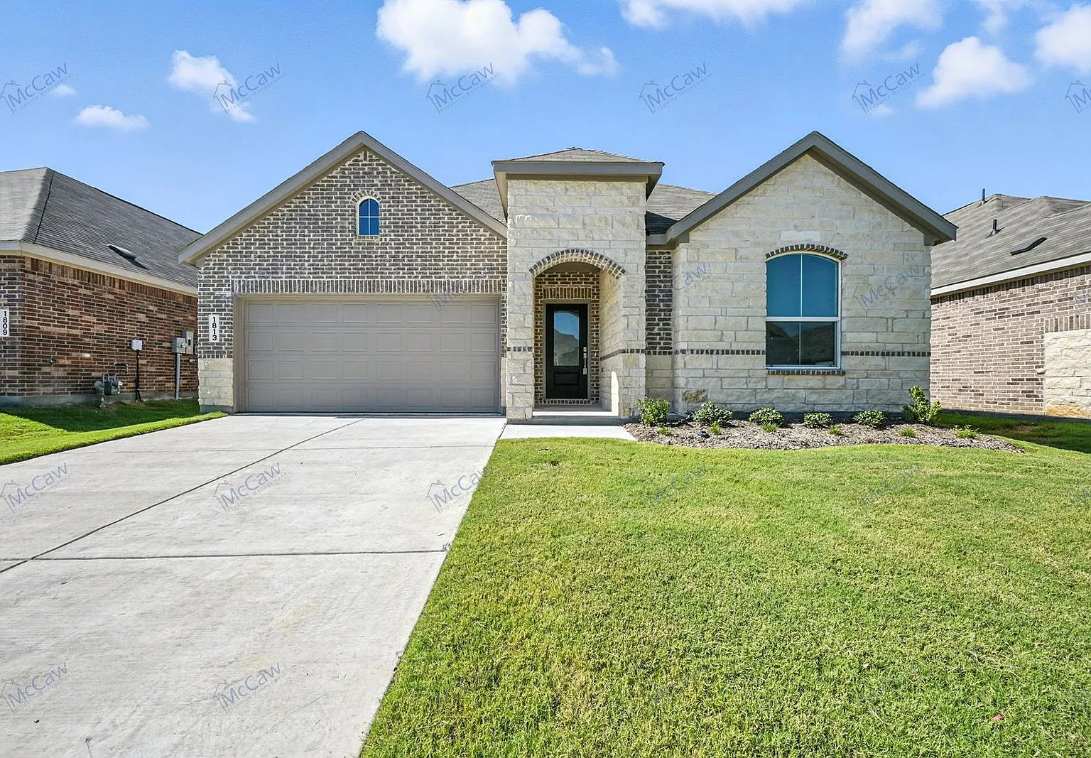 4 bed, 2.0 bath, 2062 sqft, $2,695 — Photo 1