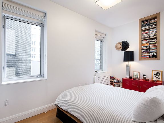 5th image of 159 W 24th St APT 5A