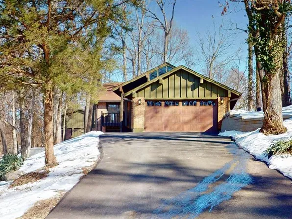 1410 Forest Ave, Saint Louis, MO 63122