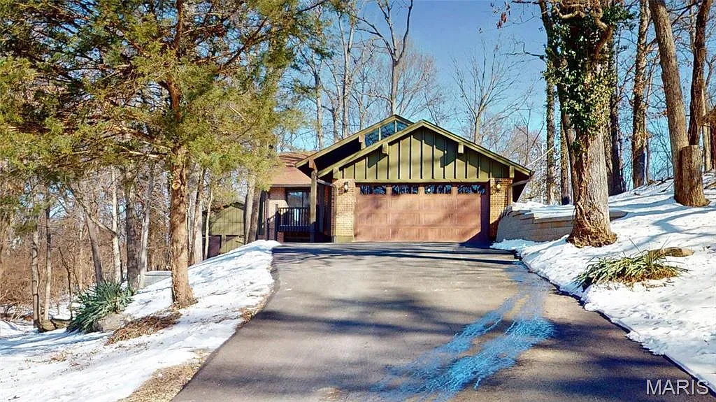 1410 Forest Ave photo 1