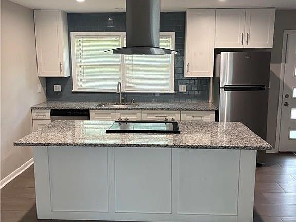 3rd image of 8719 Stark Ave