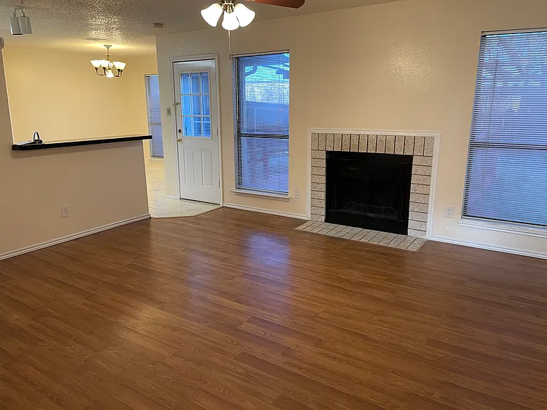 1329 Jasmine Dr — Photo 7