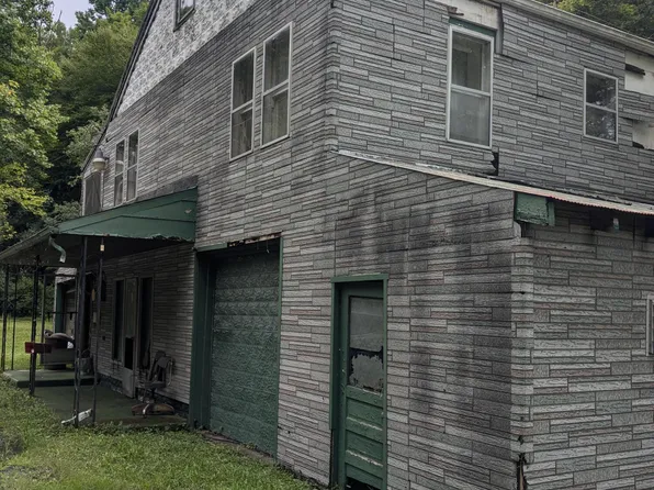 5941 Coalfield Trl, Quinwood, WV 25981