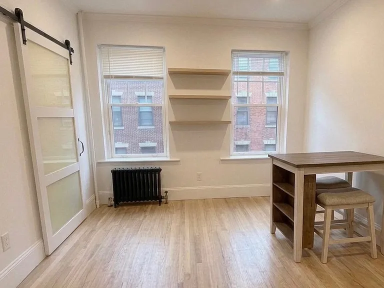 11 Irving St #6 — Photo 1