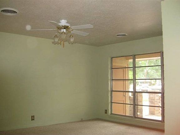 3rd image of 45 Morrogh St