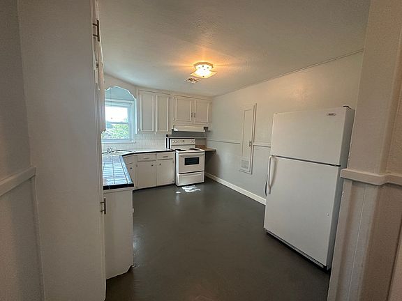 2nd image of 425 Louisiana Ave