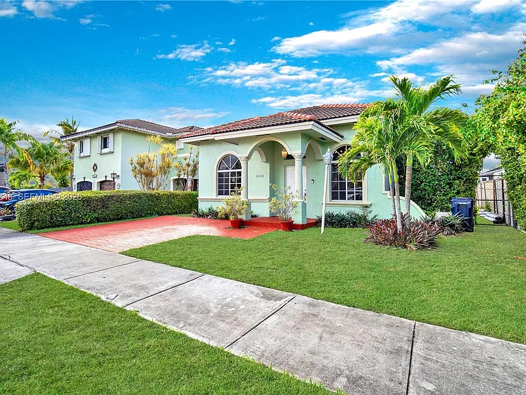 14138 SW 164th Ter — Photo 12