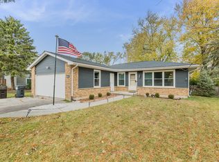 5304 W Shore Dr, McHenry, IL 60050