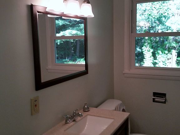 5th image of 9 Birchwood Dr