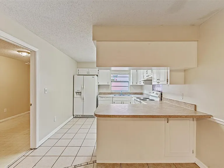 9616 N Oklawaha Ave #1/2 — Photo 15