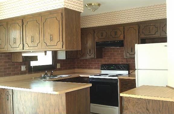 4th image of 1817 Mechanic Ave