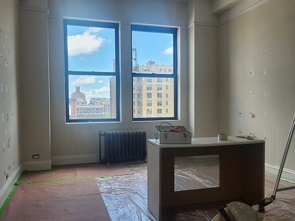 3rd image of 207 W 106th St APT 9B