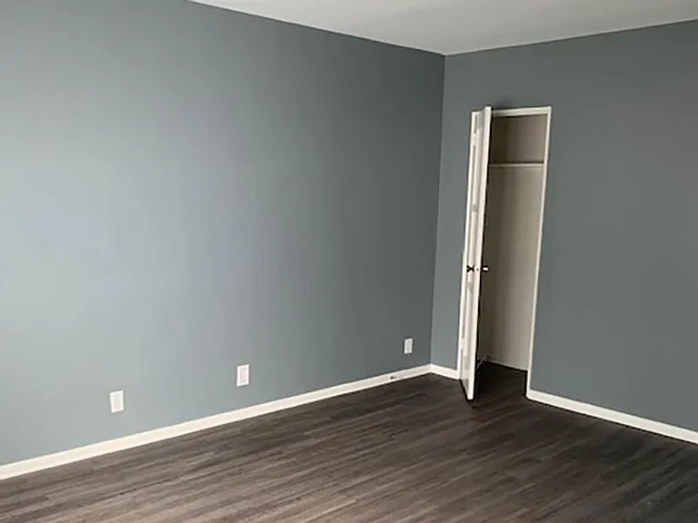 Verdugo Mesa Apartments — Photo 10