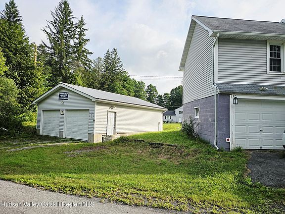 3rd image of 18 Merridale Lane