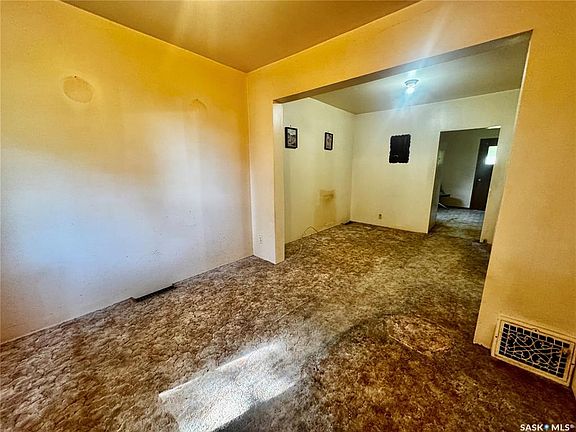 4th image of 262 Third AVENUE N