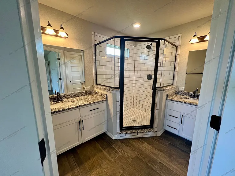 9007 Hawthorne Ln — Photo 16