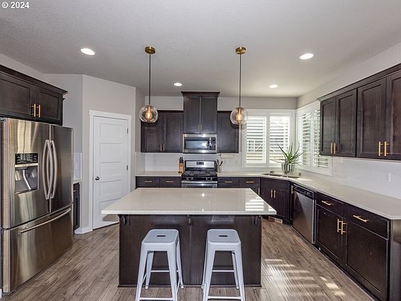 5th image of 10722 NE 68th Ave