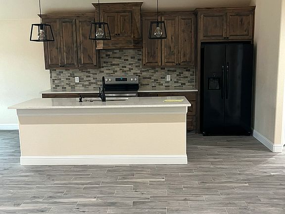 Kitchen (open concept)