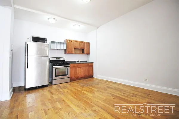 Rented by Real Street Inc | media 1