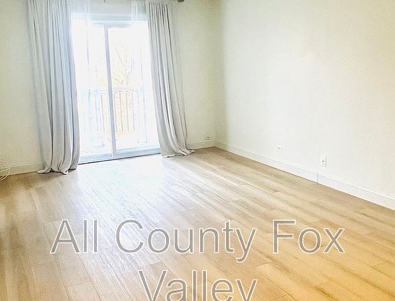 4th image of 1930 Kenilworth Cir APT C
