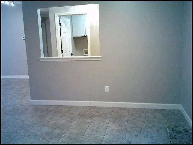 3 bed, 2.0 bath, 1381 sqft, $1,525 — Photo 4
