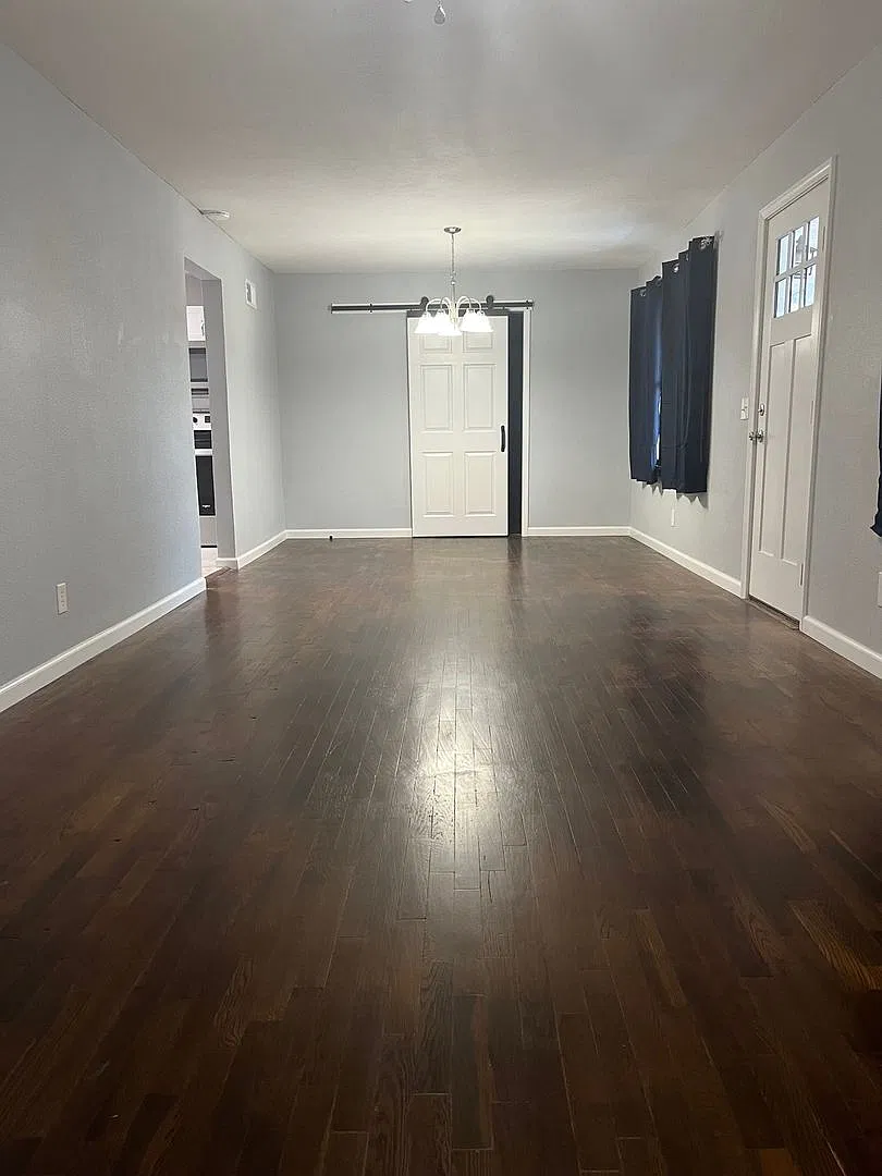 4 Bedroom, 2 Bath Home Near West Bypass! — Photo 2