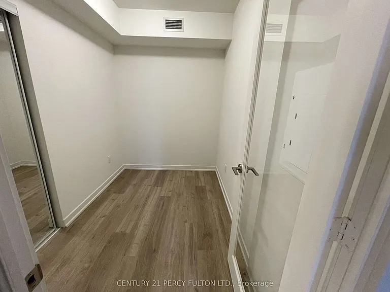 1 Yorkville Ave #2507 — Photo 7