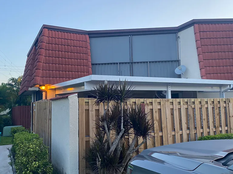 3940 Victoria Dr — Photo 4