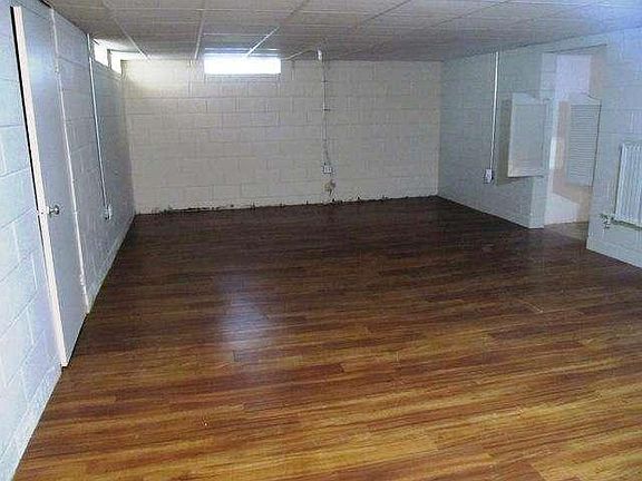 4th image of 2124 Saemann Ave