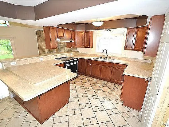 28842 James Dr — Photo 8
