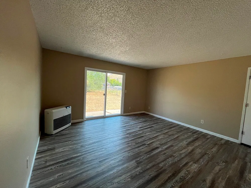 3 bed, 1100 sqft, $1,600 — Photo 4