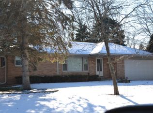 11501 W Sunset Ln, Greenfield, WI 53228