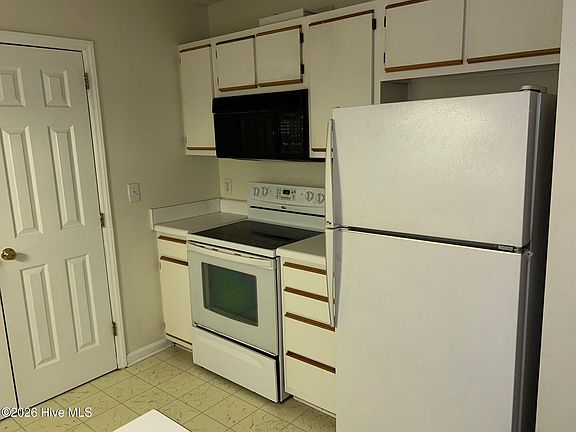 5th image of 116 Breezewood Drive #H