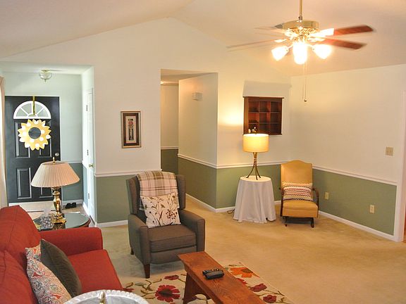 3rd image of 146 Medley Dr