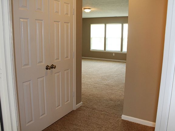 3rd image of 6030 Stoneroot Pl