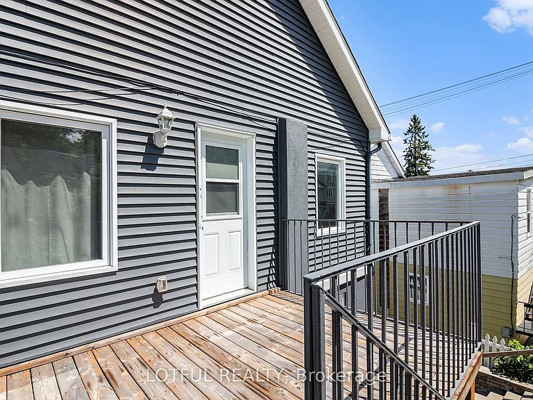 278 Shakespeare St #2 — Photo 15