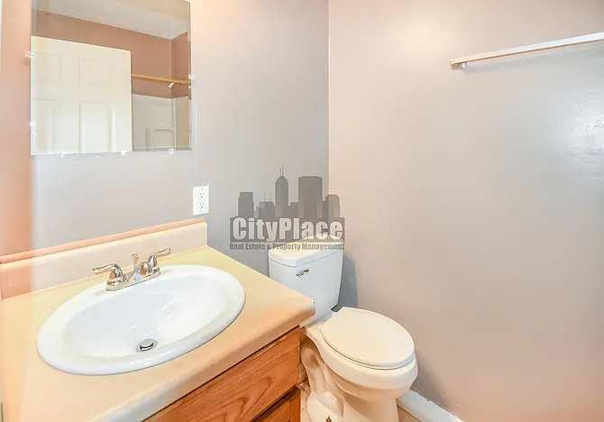 1458 W Congress Ave — Photo 16