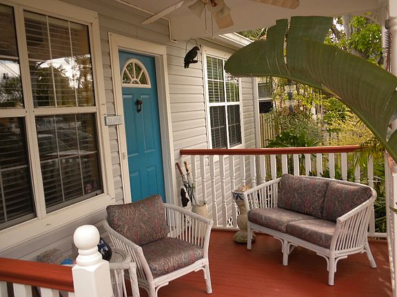 4th image of 1210 Palm Cir