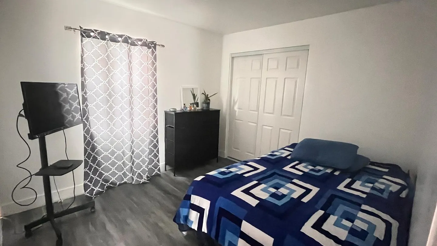 1 bed, 884 sqft, $1,700 — Photo 1
