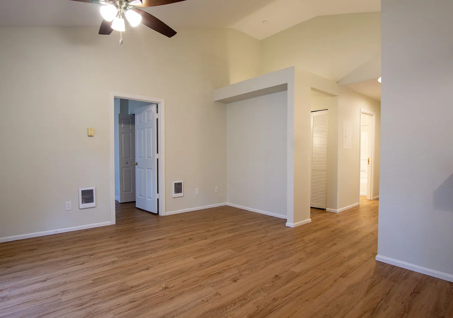 Renovated 2-Bed 2-Bath with Vaulted Ceilings + Private Balcony!! — Photo 4