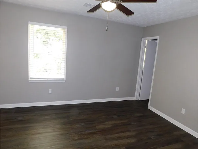 2775 New South Dr — Photo 15