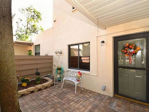 3rd image of 617 Woodlawn Dr #617