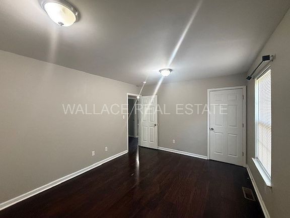 5th image of 4710 Plum St