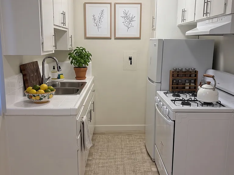 4112 Grand View Blvd — Photo 5