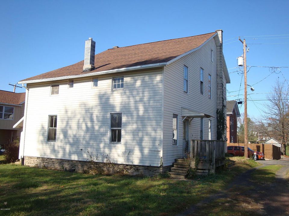 2nd image of 454 Columbia Ave