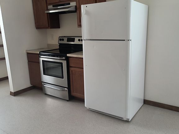 Contemporary appliances. DW Included.