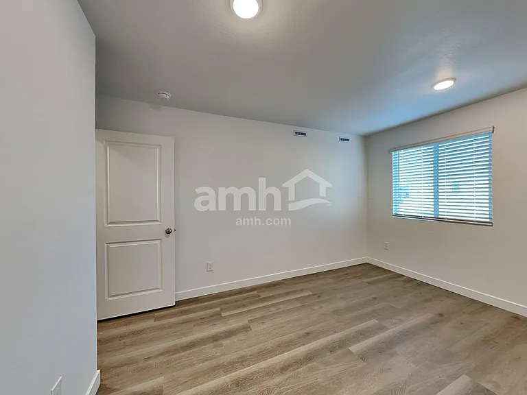 6971 N 125th Dr — Photo 15
